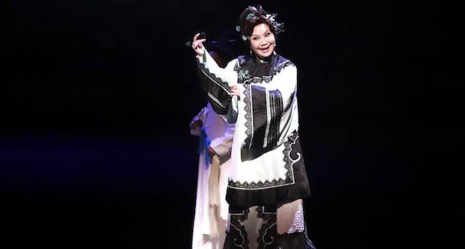 唐美雲演出《月夜情愁》。民視提供