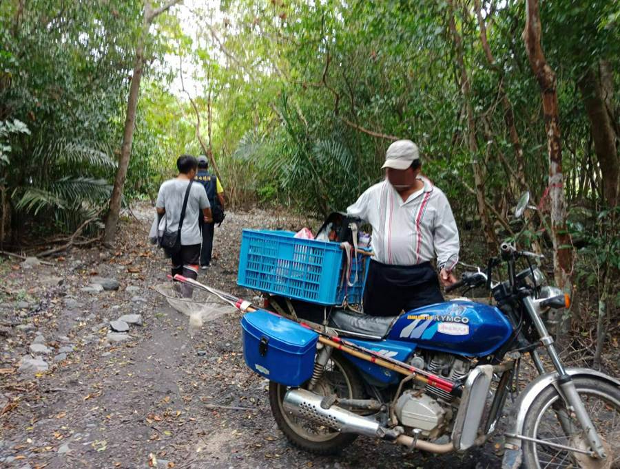 台東林管處在大武山林班地謝嫌查獲非法電魚。（林管處提供／莊哲權台東傳真）