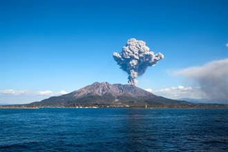 日本薩摩硫磺島火山噴發警戒升級至2級