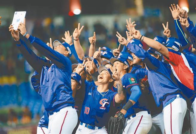 中华队转播见屁蛋妹 正面神到了！(图片取自/中时资料库.黄国峰摄)