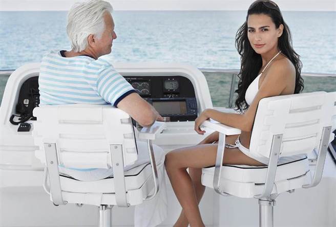 嫩妹嫁大16歲魯男遭阻 29年後證明沒嫁錯(示意圖/達志影像)