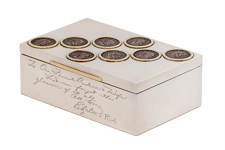 古幣雪茄盒是伊莉莎白泰勒送給導演Joseph Mankiewicz的禮物。（BVLGARI提供）