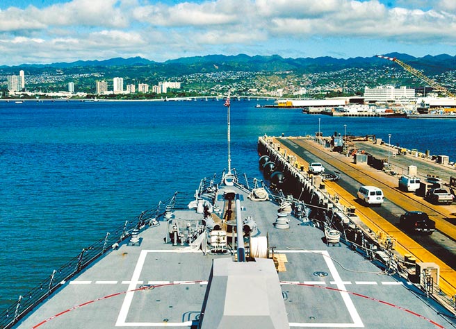 1941年12月7日，日軍偷襲珍珠港。圖為2005年拍攝的珍珠港，已是美國海軍驅逐艦隊軍港。（中新社）