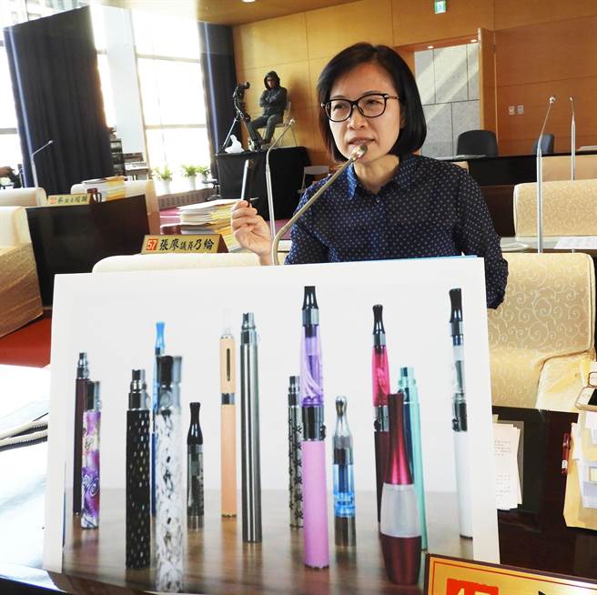 坊間電子菸於校園氾濫，市議員朱暖英今日呼籲教育界重視！（陳世宗攝）