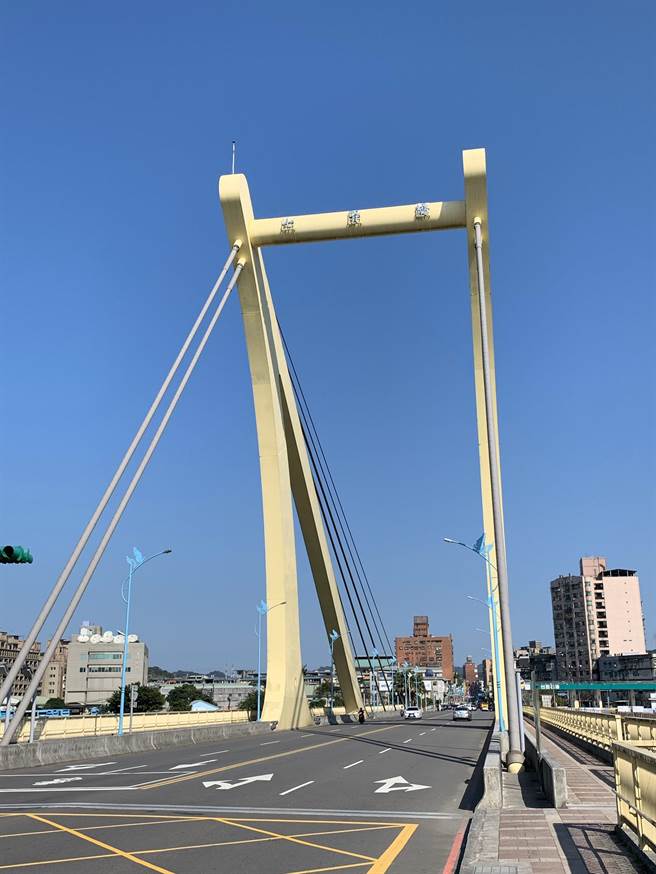 基隆七賢橋去年完成改建，並榮獲今年國家卓越建設獎，最佳施工品質類優質獎。（議員楊秀玉提供／許家寧基隆傳真）
