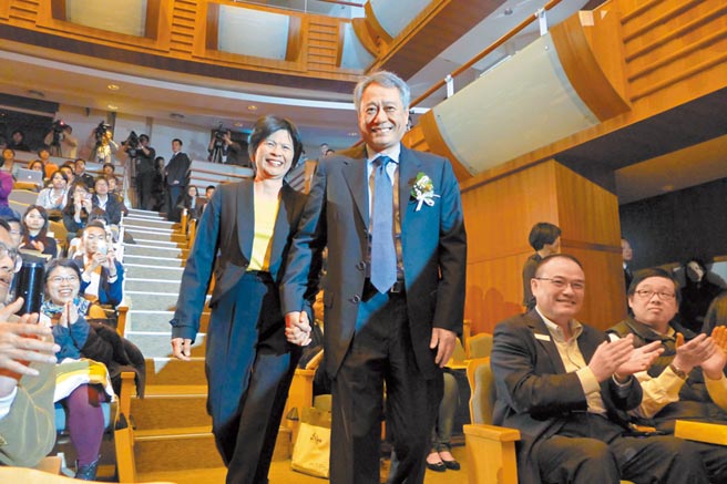 李安与夫人相偕出席台北艺术大学艺文活动。（作者提供）