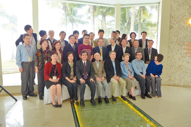 李安高雄讲座，来宾聚会合影。（作者提供）