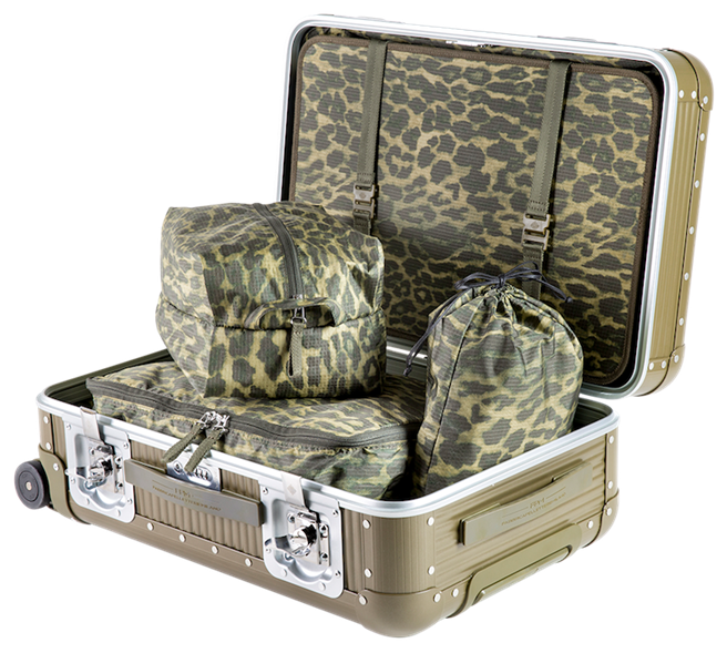 FPM BANK NICK WOOSTER系列附有专属分装袋。（品牌提供）