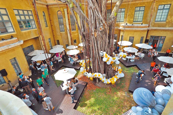 台南美术馆1馆前身为日治时代的台南州警察署，为台湾现存最早的警察署厅舍。（南美馆提供）