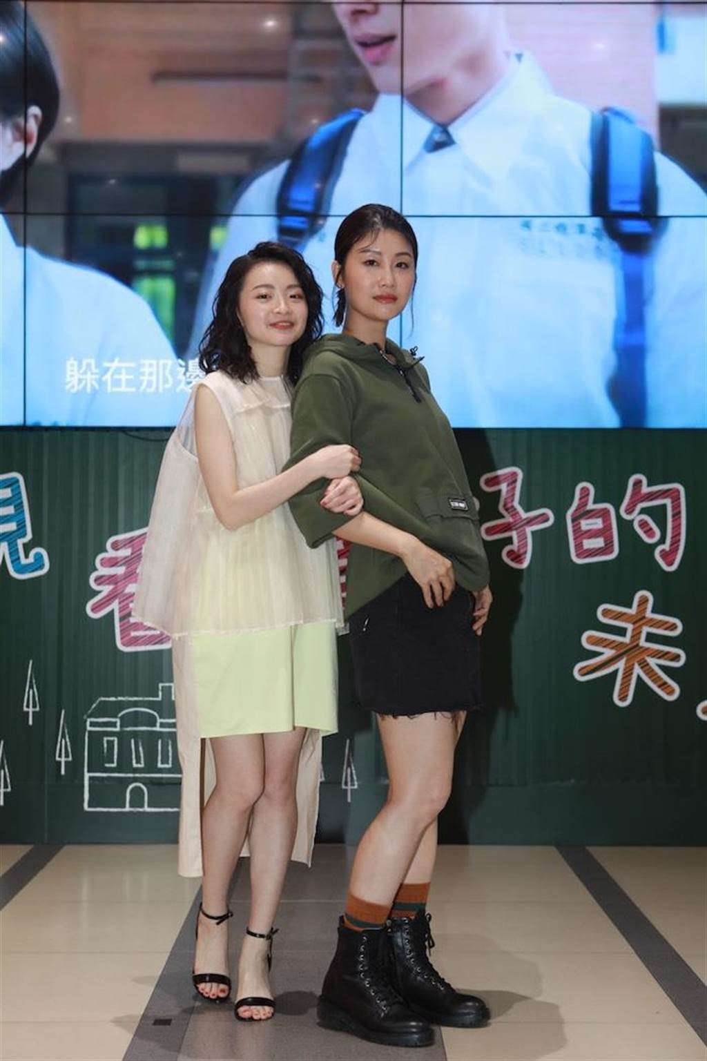 朱芷瑩（右）、詹宛儒飾演母女。公視提供