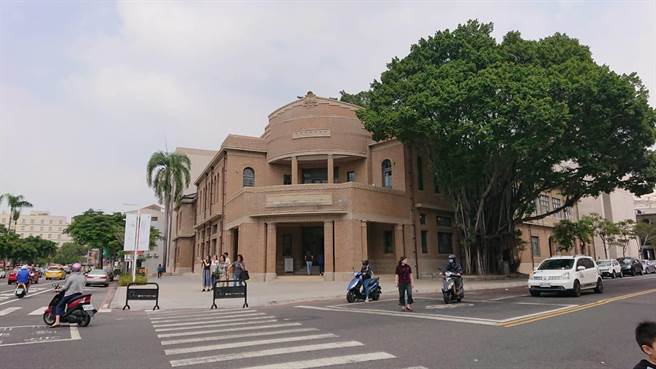 台湾名模林志玲17日将在南美一馆半世纪婚宴，周边交通面临考验。（程炳璋摄）