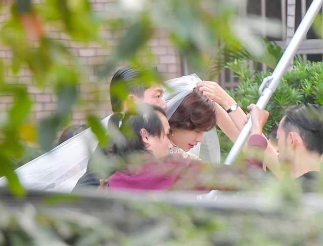林志玲夫妇婚纱曝光。（卢祎祺摄）