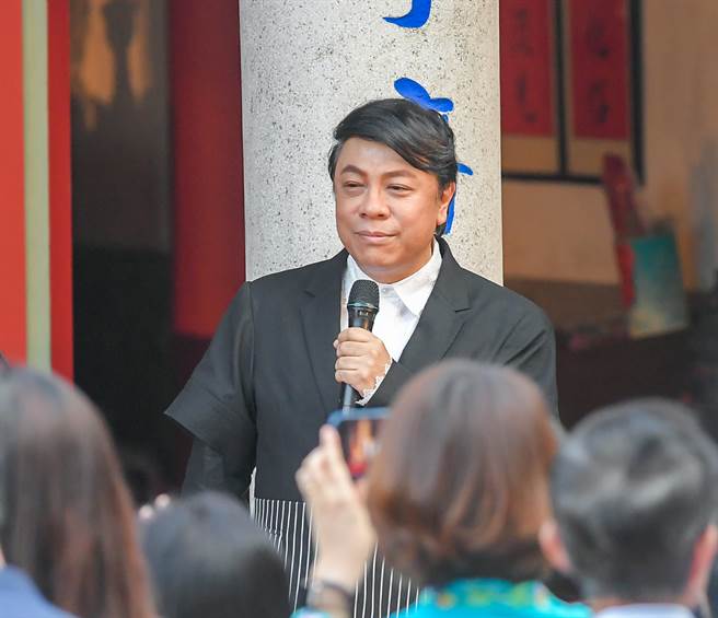 宾客兼任仪式主持人蔡康永。(卢祎祺摄)