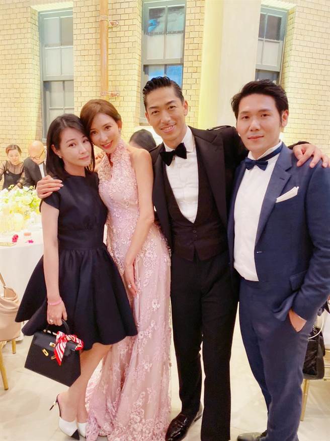 陈怡蓉和老公薛博仁一起出席婚礼祝福好友林志玲与AKIRA。（薛博仁提供）
