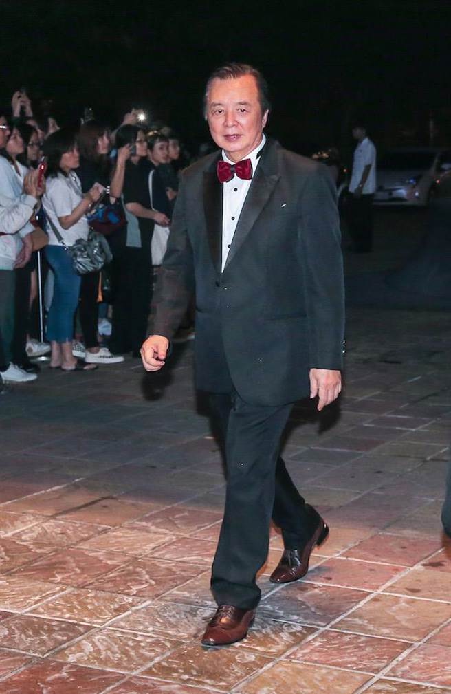 林志玲父亲林繁男返回下榻饭店。(卢祎祺摄)