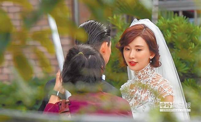 《中时电子报》整理出志玲姐姐出嫁超美瞬间，让读者再度回味姐姐的幸福时刻。。（图／记者卢祎祺摄）