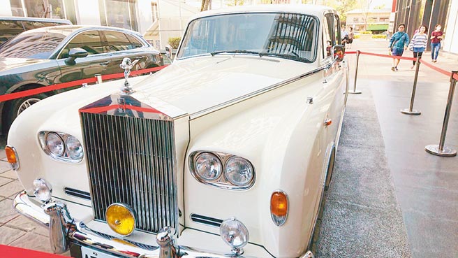 林志玲结婚礼车为劳斯莱斯Phantom VI Landaulettes，曾是摩纳哥国王座驾。（程炳璋摄）