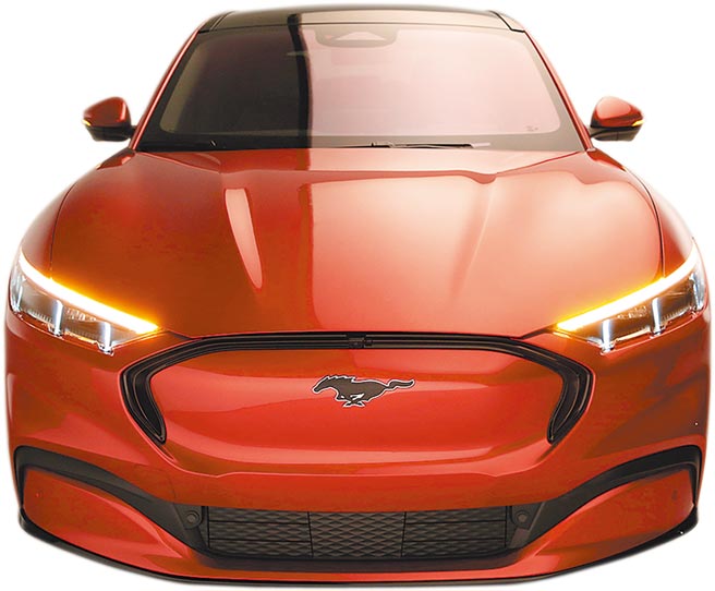 福特硬尬特斯拉 发表电动休旅车Mach-E