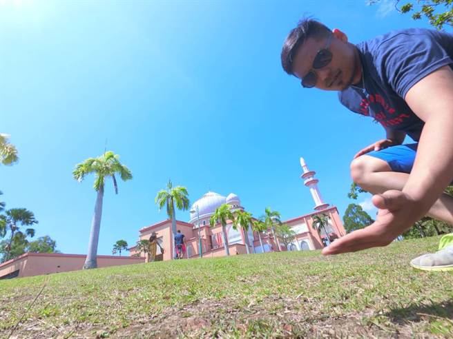 李为乔一年至少出国旅游3次！到过菲律宾、马来西亚、中国、日本等地，计画明年要去马尔地夫！