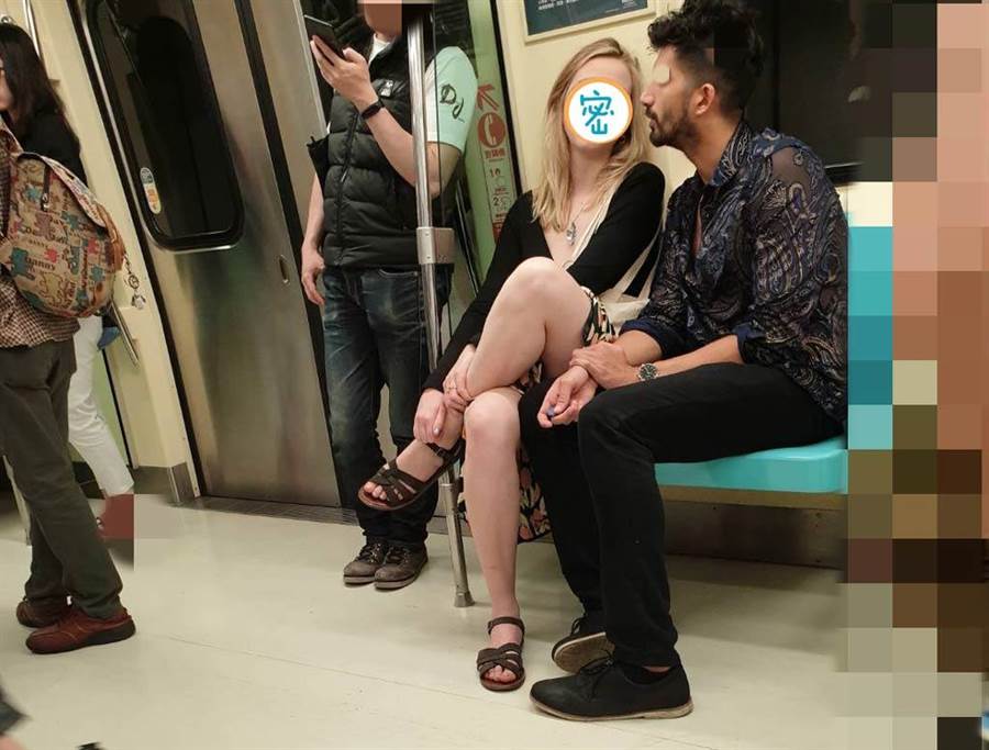 搭捷運遇上金髮白皮膚正妹，讓暱稱「南崁彭于晏」的網友上網求救。（照片來源：PTT）