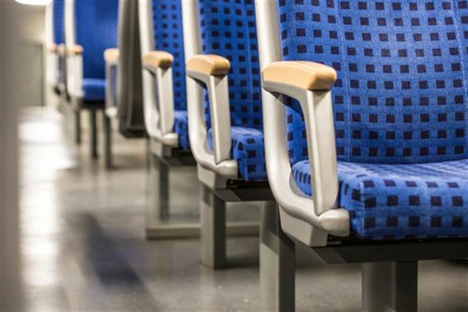 隔壁坐长腿正妹 他手伸裤檔狂撸全遭录(图片取自/达志影像)