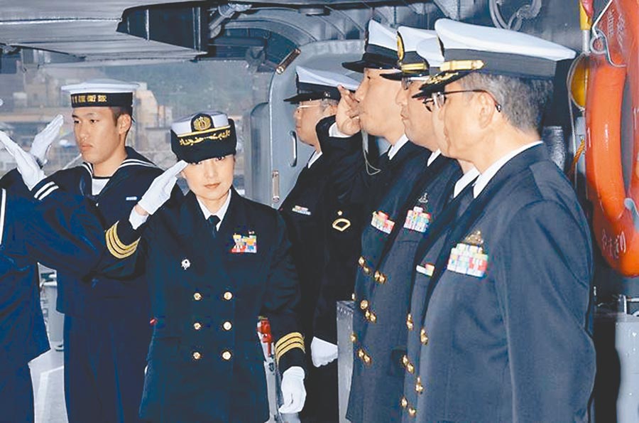 出頭天日首位神盾艦女艦長上任 國際大事 中國時報