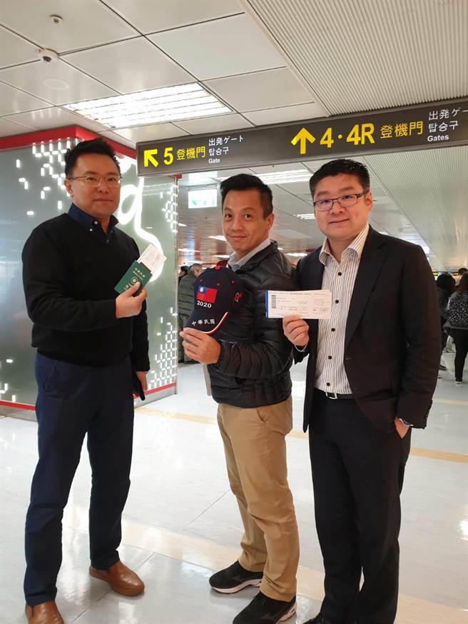 台北市议员李明贤与张斯纲、徐弘庭。（图／台北市议员李明贤）