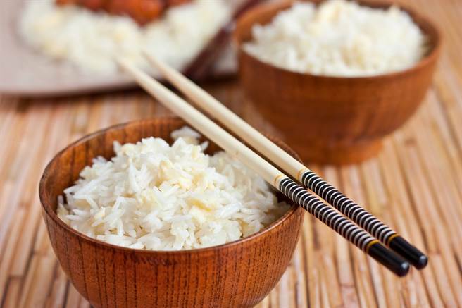 赴日吃饭筷子平放碗上 日本人崩溃：千万不要(图片取自/达志影像)