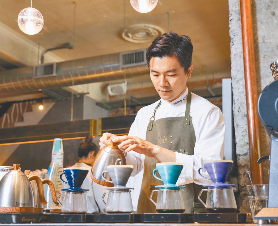 WBC「世界咖啡大師賽」冠軍吳則霖，原為工程師出身。（石智中攝）
