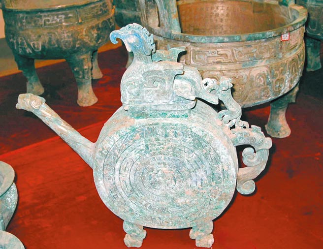 陝西眉縣2003年出土的西周青銅器。（新華社）