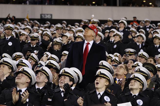 美專家認為，剛簽署第一階段協定的贏家是中國大陸，不是美國。（圖／美聯社）