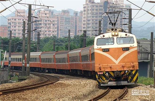 台鐵很難準時？內行人曝暗黑關鍵（圖／本報資料照片）