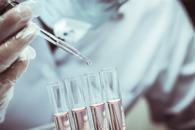 一名大陆博士生窃取美国实验室生物样本，并试图夹带出境返乡，遭美国海关识破逮捕。（示意图／shutterstock）