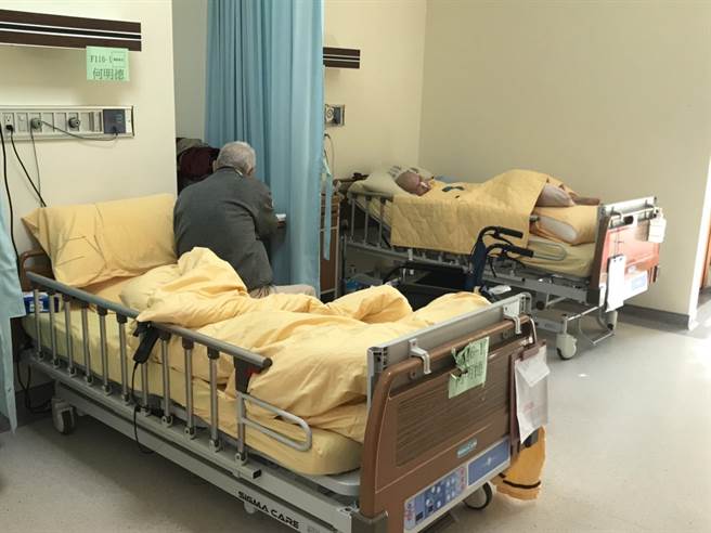 长照大楼空间明亮、设备新颖和环境优美。（张晋铭摄）