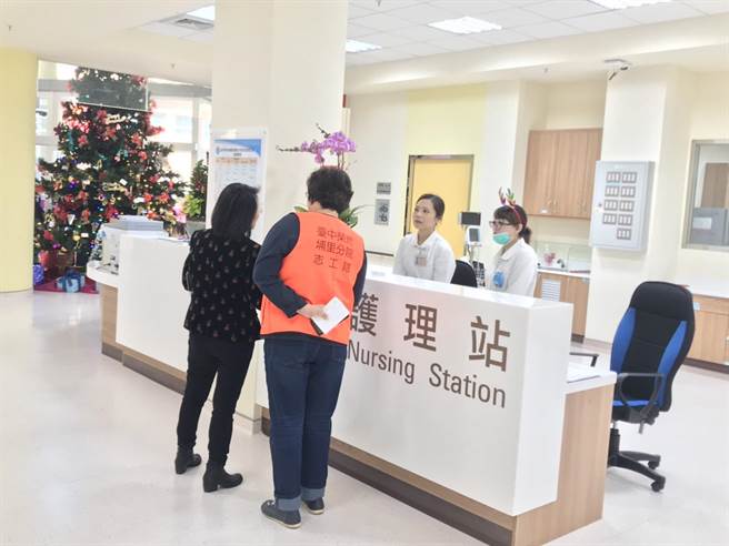 长照大楼空间明亮、设备新颖和环境优美。（张晋铭摄）