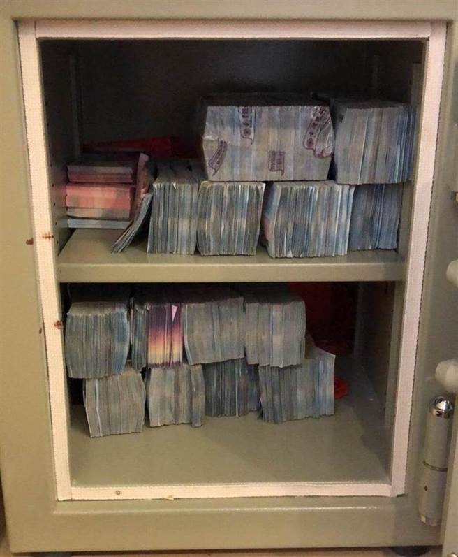 检调查获吴承霖地下匯兑犯罪集团藏匿大批现金。（嘉义地检署提供／廖素慧嘉市传真）