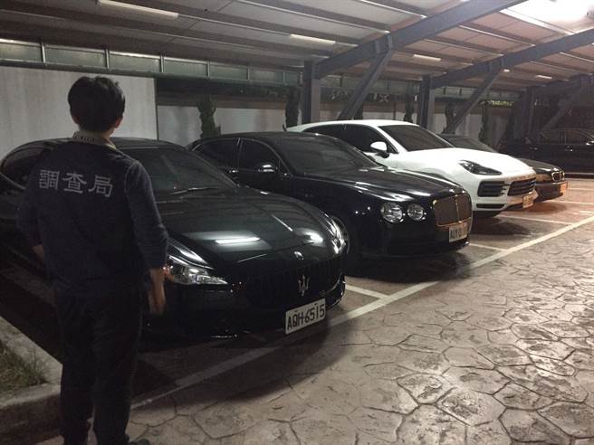 检调查扣宾利、玛莎拉蒂、保时捷等名车 。（嘉义地检署提供／廖素慧翻摄）