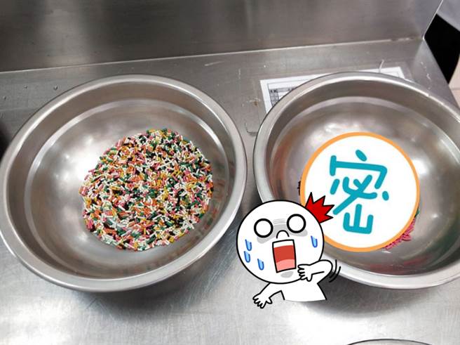 学生分类彩色巧克力米 网讚太疗癒(图/ 摘自脸书@爆废公社)