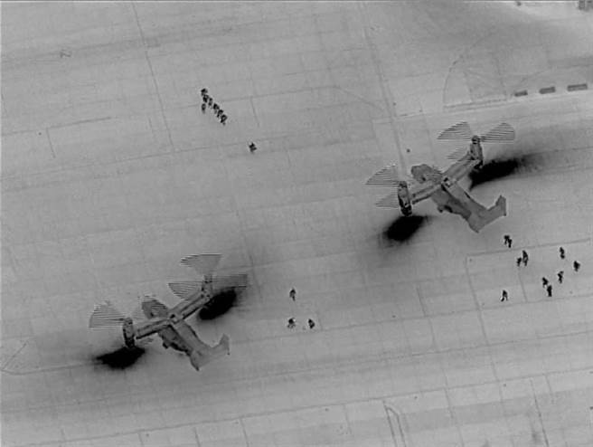 美国海军陆战队MV-22「鱼鹰」（Osprey）倾转旋翼机12月31日火速将危机反应特遣部队送至驻巴格达使馆驰援。（美国国防部）