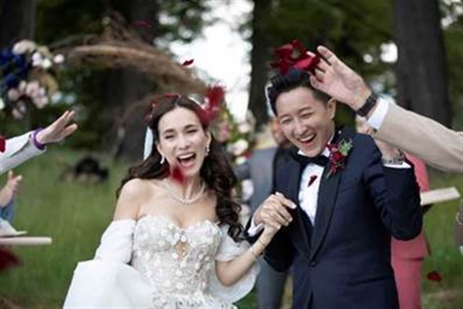 韓庚官宣結婚 新娘盧靖珊低胸禮服挖中空驚人背景曝光 潮流 時尚