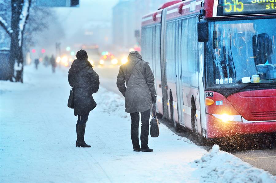 俄公車暴雪中拋錨 乘客全凍成雪人(示意圖/達志影像)