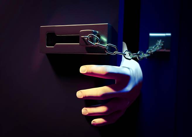 陌生男闯入 男友竟要她脱裤满足对方(示意图／达志影像)