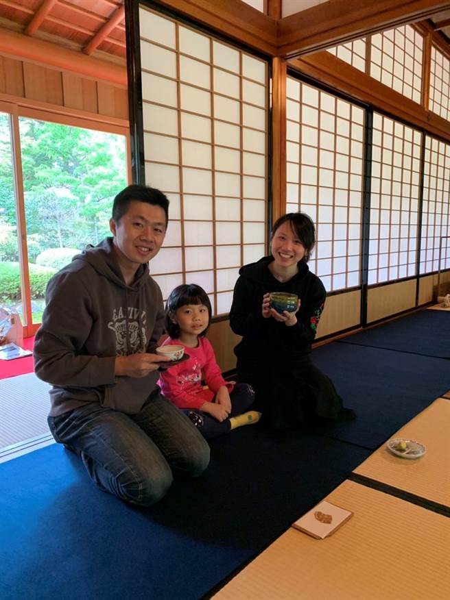 永庆房屋板桥区店长陈俊安表示，「弹性工作8小时」让他可以参与孩子的成长、陪伴家人。