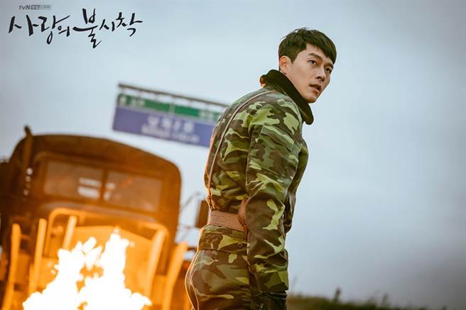 韓劇《愛的迫降》討論度超高，男神玄彬飾演的北韓大尉劇中名字也受到討論。（圖／翻攝自TVN Dream FB）
