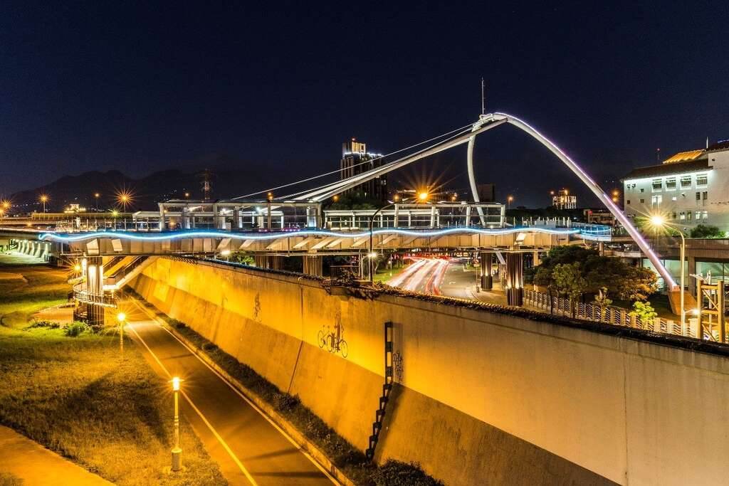 年货大街好热闹 迪化休閒运动公园赏花 看夜景 旅游 中时新闻网