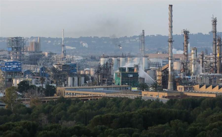 西班牙一間化學工廠本週二驚傳嚴重爆炸意外。(圖/路透社)