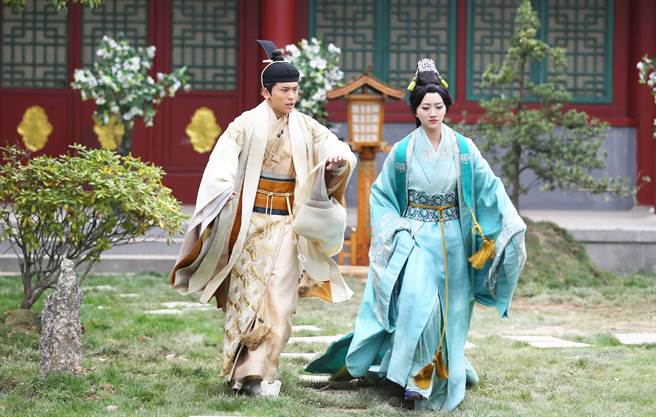 古代女子裙摆都拖地 为何不怕弄脏?(示意图／达志影像)