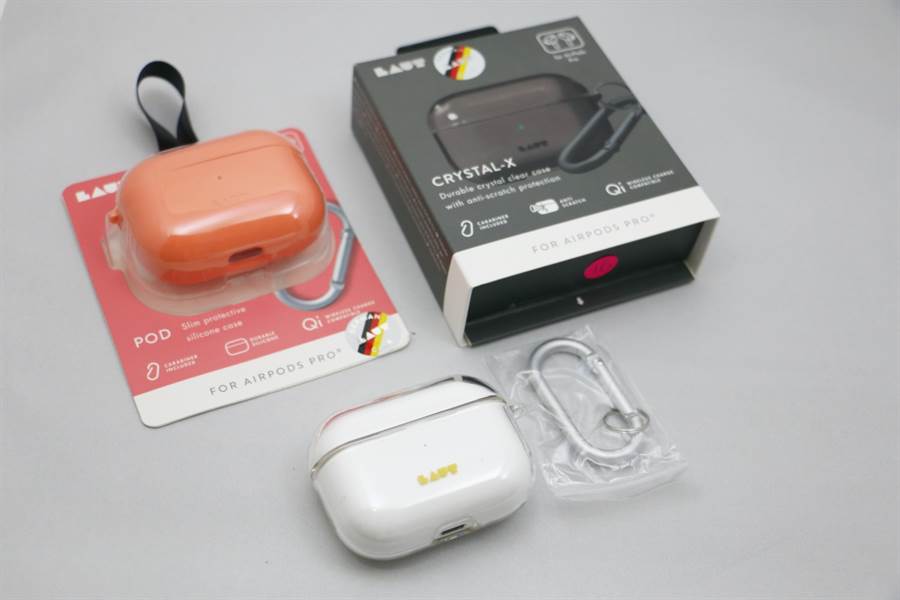 LAUT CRYSTAL-X透明收納盒與耳機保護套（左上）。（黃慧雯攝）
