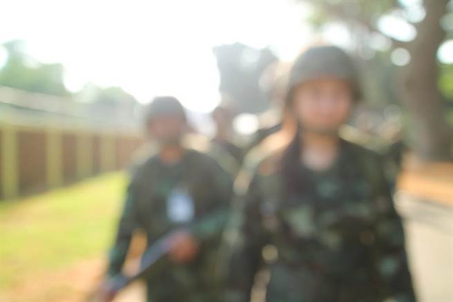 当兵怕染武汉肺炎？网打脸：最安全（图／达志影像）