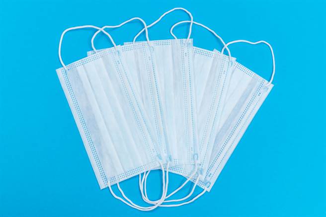 口罩剩一盒秒涨1百 店员呛一句网怒喊检举(示意图/达志影像)